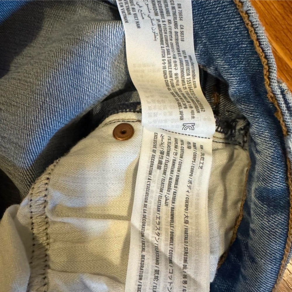 Abercrombie & Fitch 8 XL High Rise Mom Jeans - Picture 5 of 5